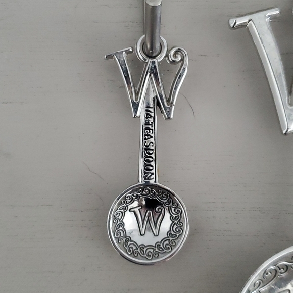 Measuring spoon "W" and sunflowers - Picture 2 of 8